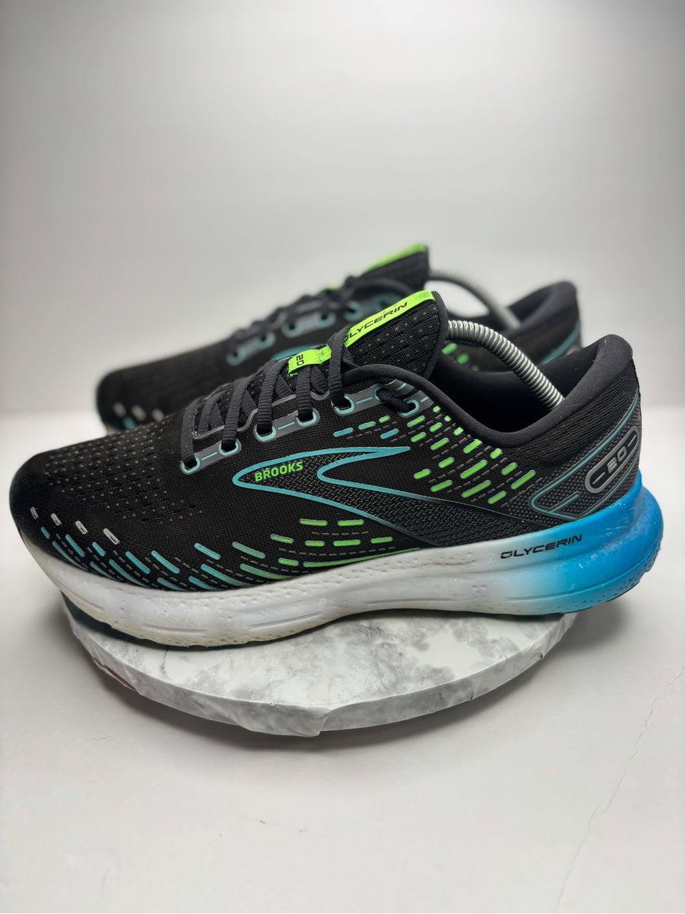 Size 11.5-Brooks Glycerin 20 men running shoe black/blue/green/white D 1103821D